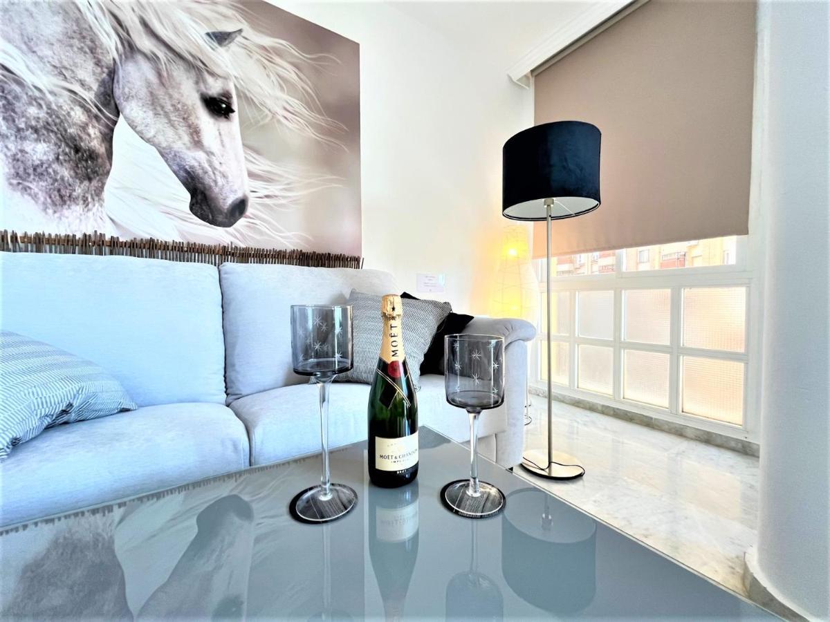 Rentcostadelsol Malagueta Arenal Малага Екстериор снимка